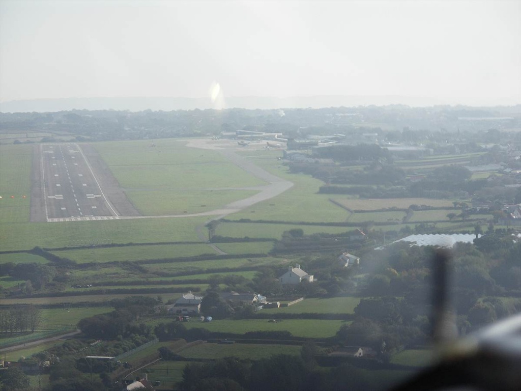 01 Nadering van Guernsey Airport