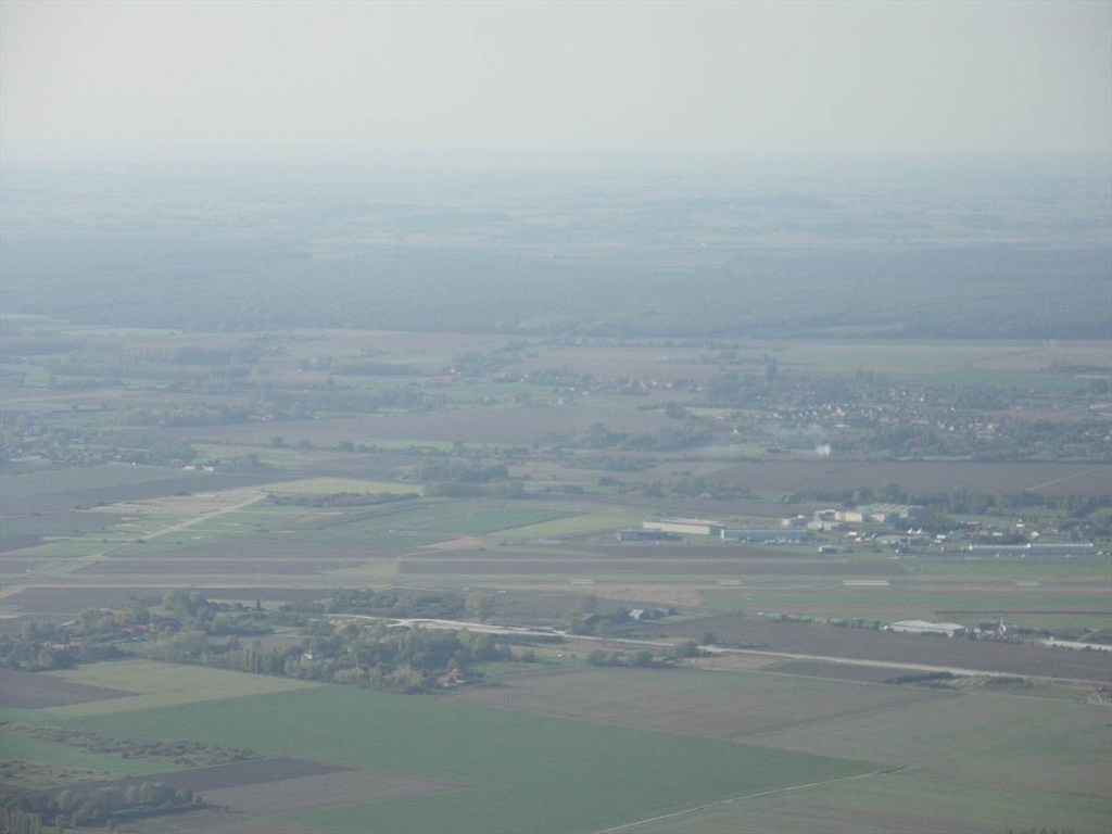 02 Merville-Calonne Airport