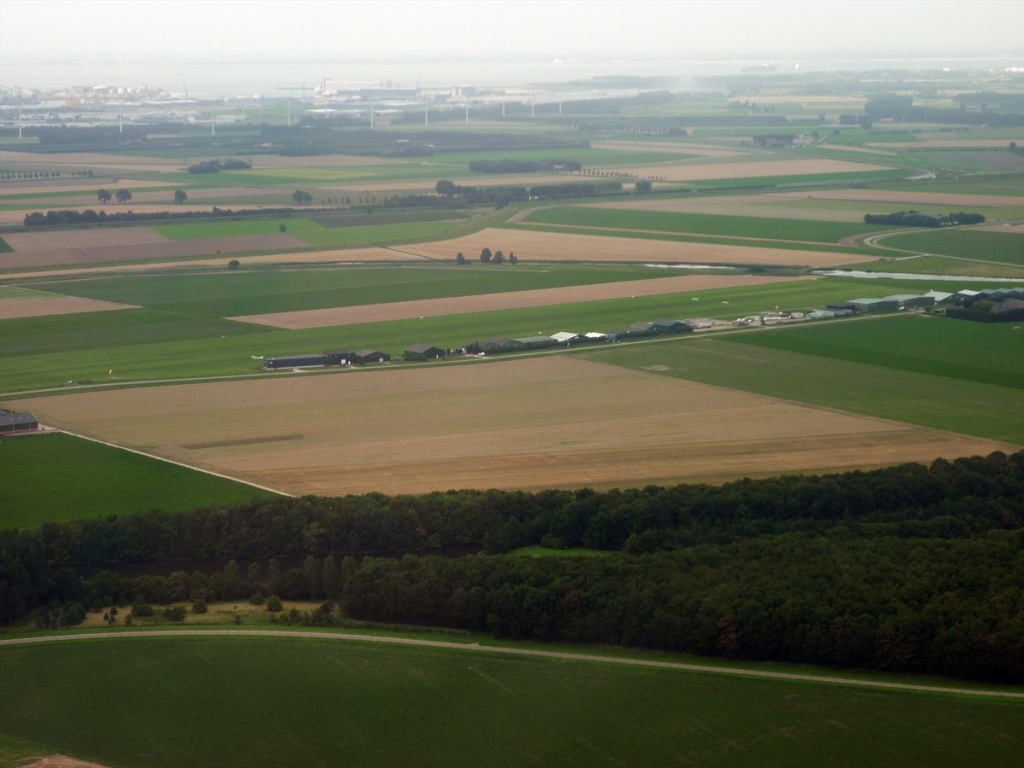 23 Zeeland Airport