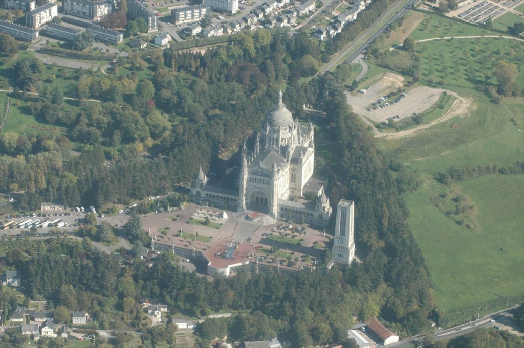 21 De Basiliek van Lisieux