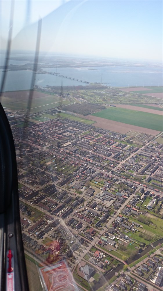 03 In de verte de Zeeland brug