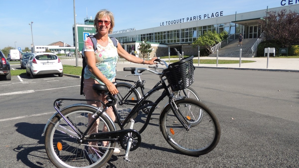 23 Op de fiets naar het dorp en het strand