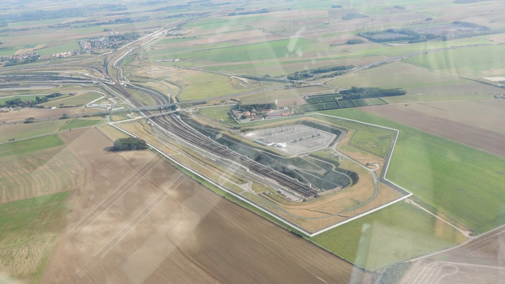 48 De Kanaaltunnel bij Calais