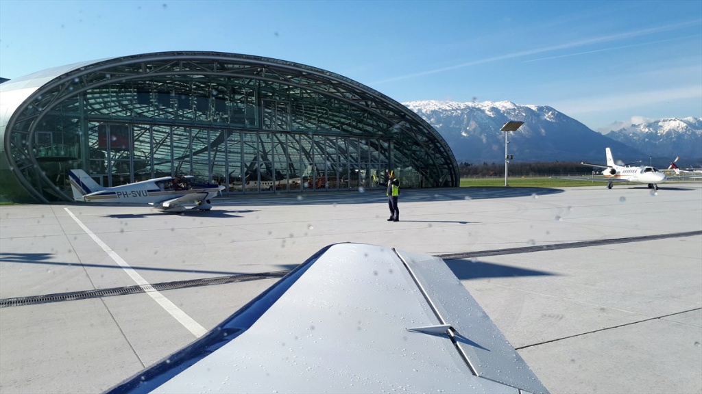 06 Aankomst Hangar 7