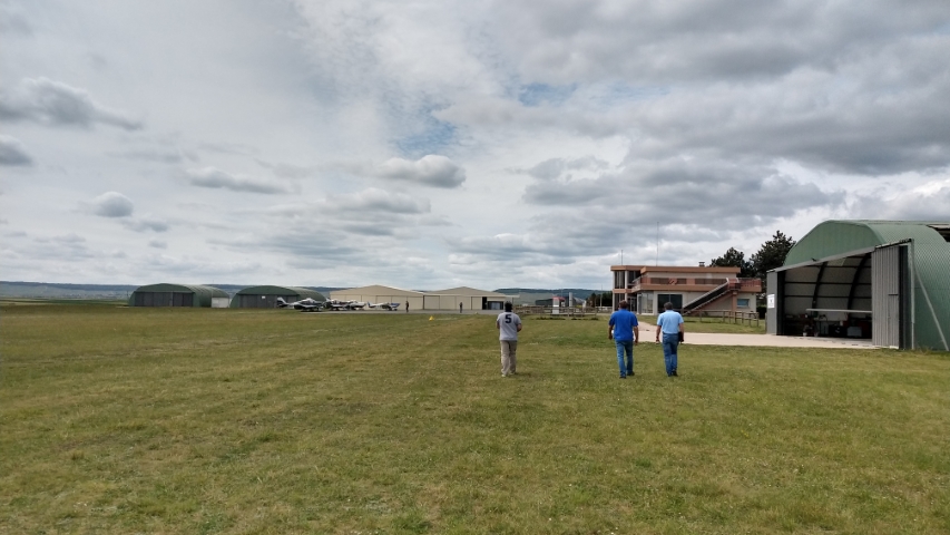 07_Vliegveld_Epernay_Plivot