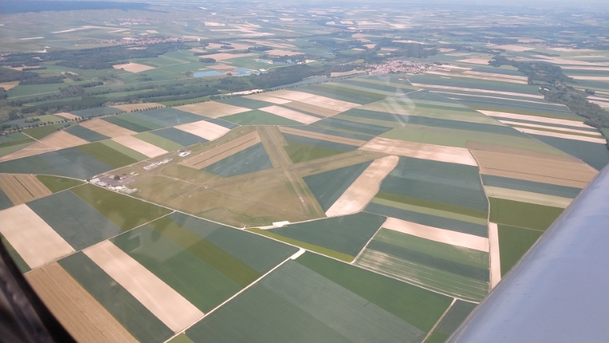 14_Onderweg_naar_vliegveld_Reims-Prunay